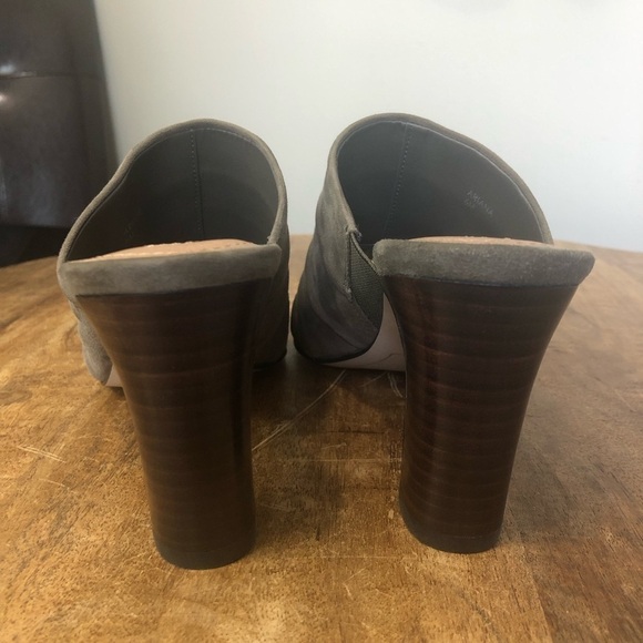 Tahari Green Suede like shoes, open toe, chunky heel, size 6, brand new w/o box - Picture 6 of 10